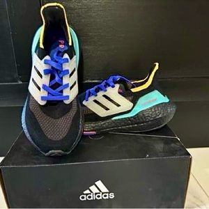 Adidas Ultra Boost 21 J